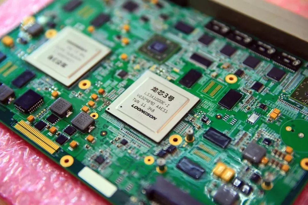 自主可控再攀高峰 我國(guó)互聯(lián)網(wǎng)底層軟硬件技術(shù)實(shí)現(xiàn)系統(tǒng)性突破